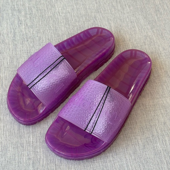 NEW Gucci X ADIDAS WOMEN'S RUBBER SLIDE SANDAL IN purple. Size 39 - Picture 7 of 7
